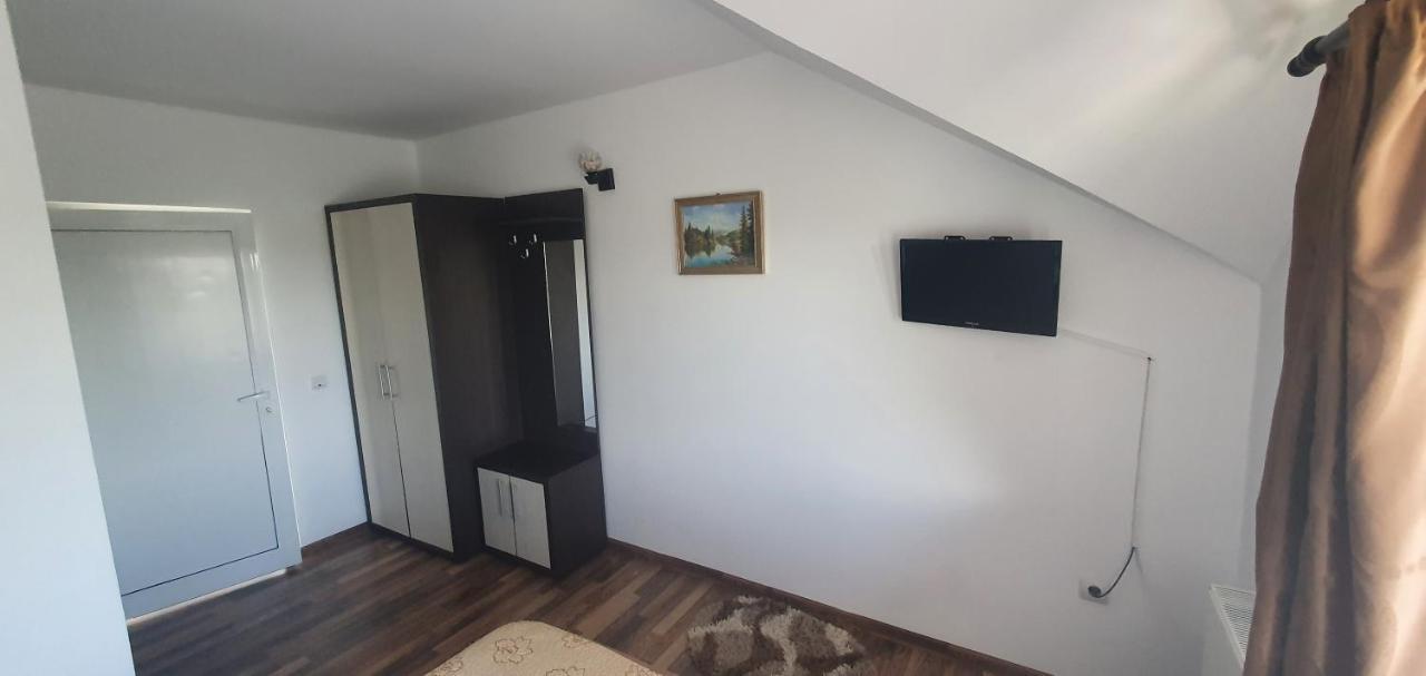 Casa Silvia Hotell Căpăţîneni-Ungureni Eksteriør bilde