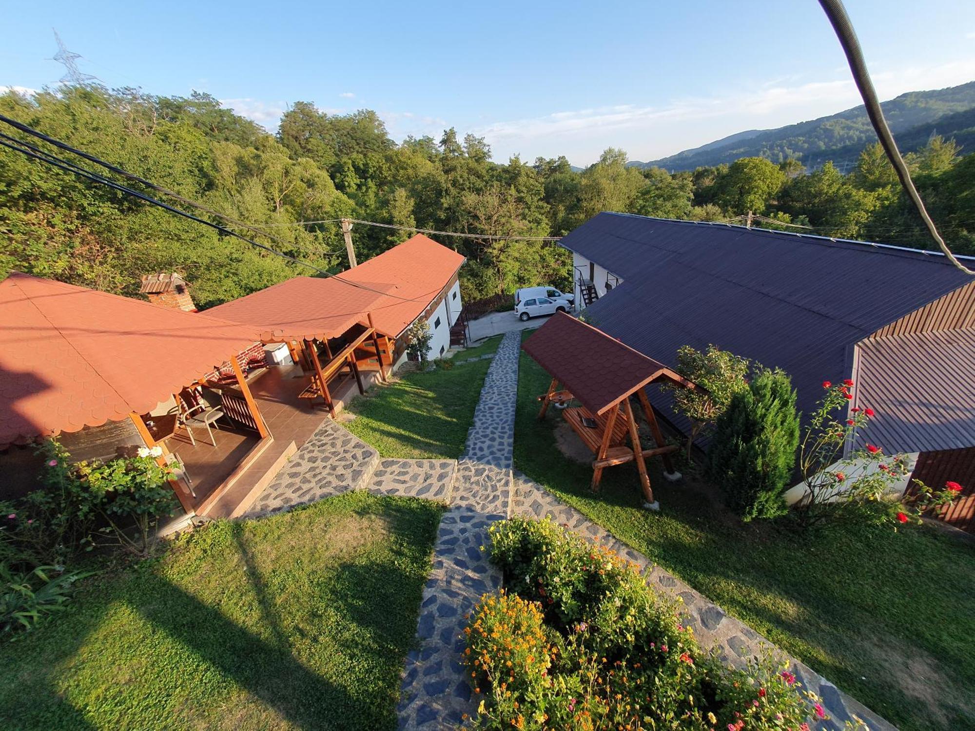 Casa Silvia Hotell Căpăţîneni-Ungureni Eksteriør bilde